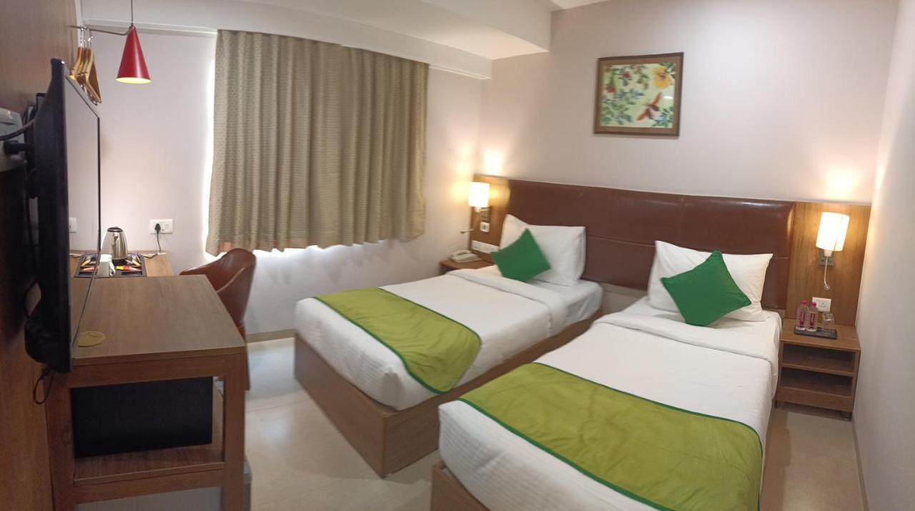 The Beacon Hotel Vadodara Luaran gambar