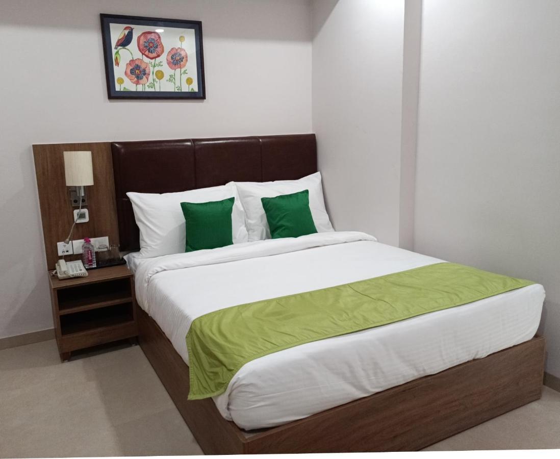 The Beacon Hotel Vadodara Luaran gambar