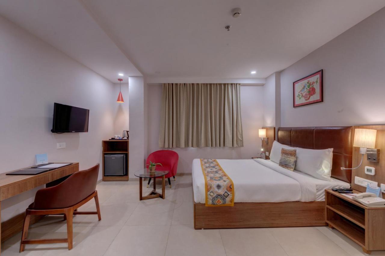 The Beacon Hotel Vadodara Luaran gambar