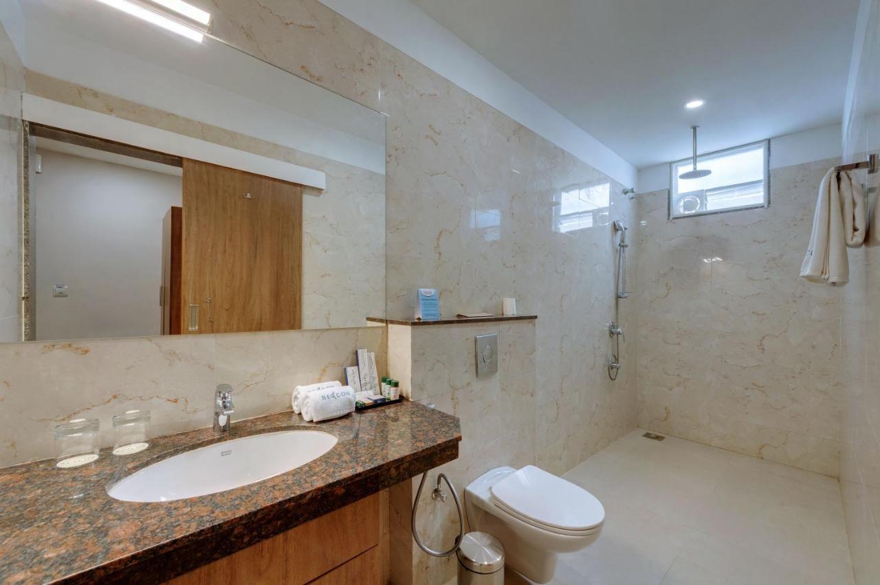The Beacon Hotel Vadodara Luaran gambar